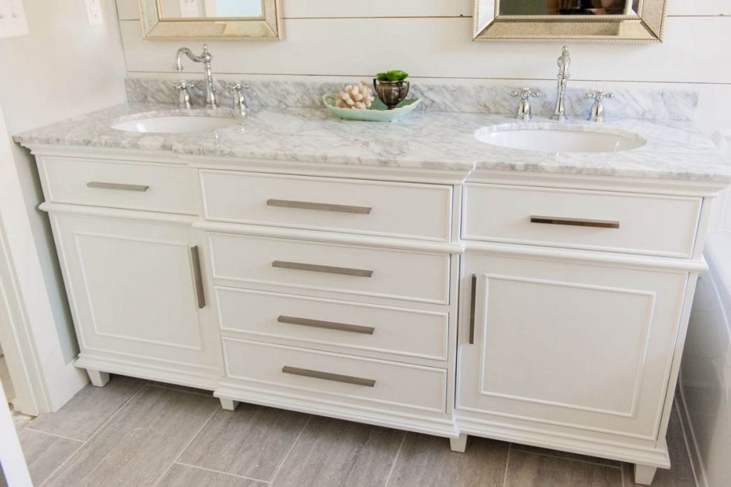 What Should I Look For When Buying a Bathroom Vanity?